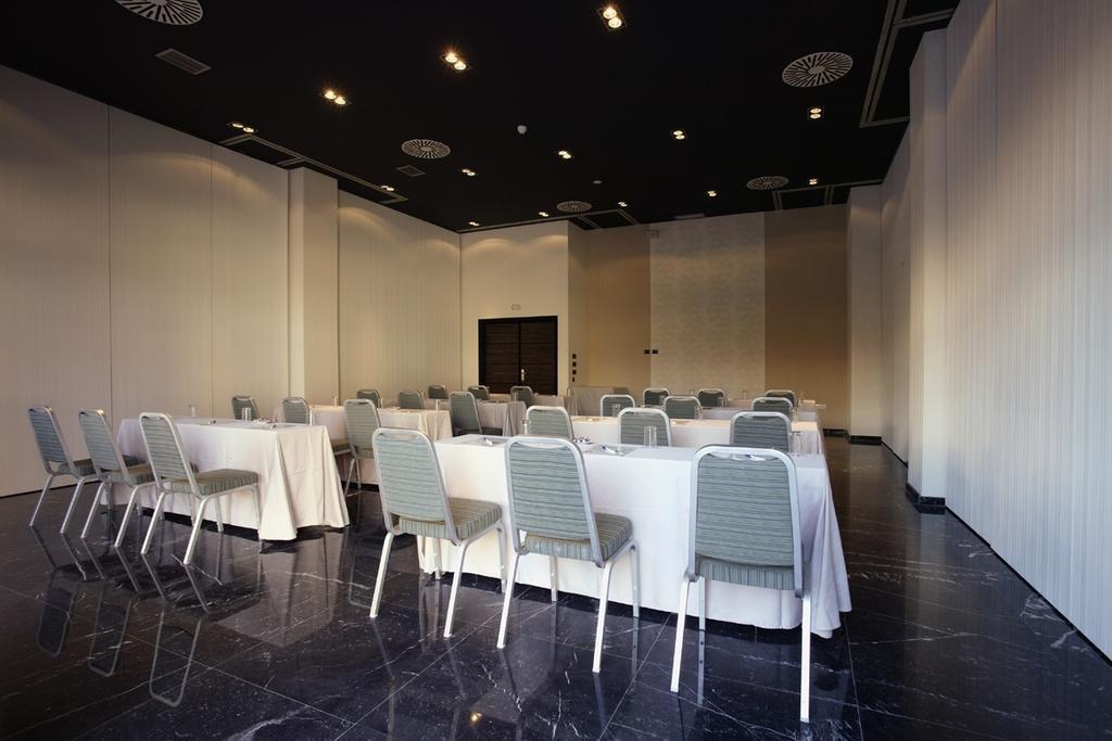 Holiday Inn Madrid - Las Tablas By Ihg Dış mekan fotoğraf