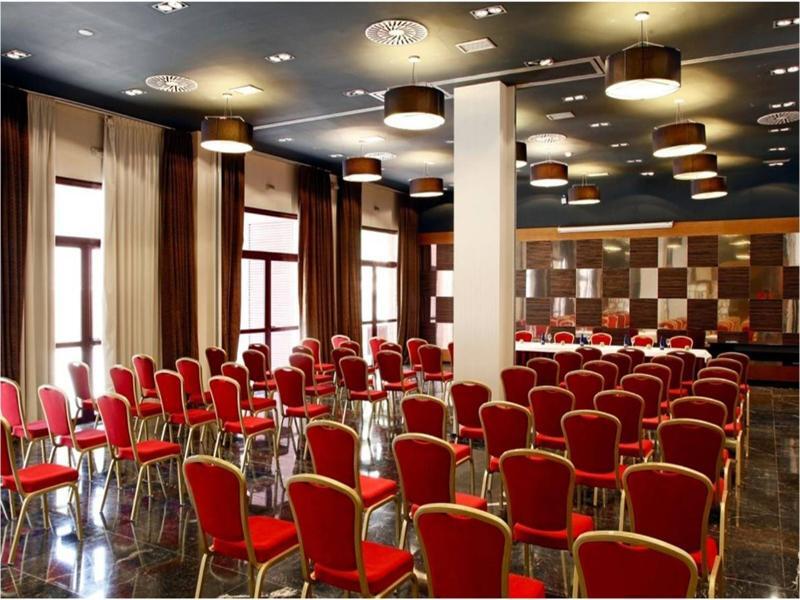 Holiday Inn Madrid - Las Tablas By Ihg Dış mekan fotoğraf